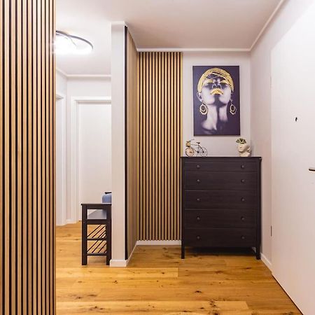 A&V Apartments Wunderschoene Penthouse Wohnung Moers Exterior photo
