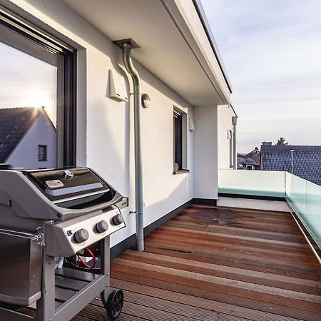 A&V Apartments Wunderschoene Penthouse Wohnung Moers Exterior photo